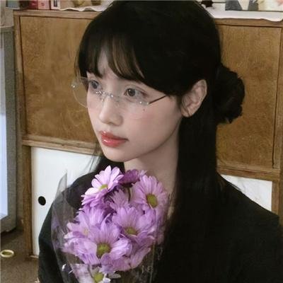 女孩罗塞玛莉
