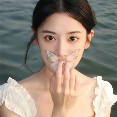 月亮中的亚马逊女人